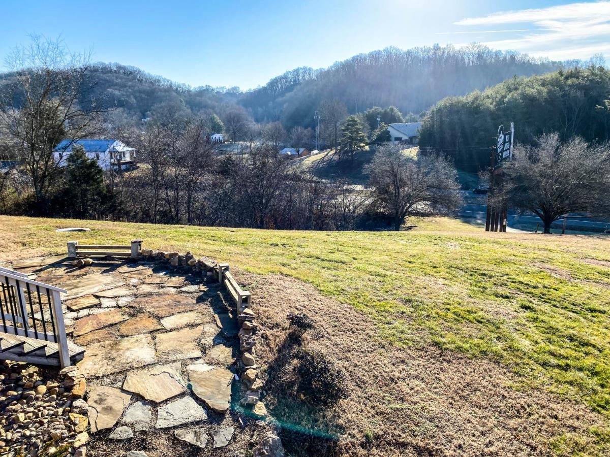 Modern Rustic Countryside Downstairs Sevierville
