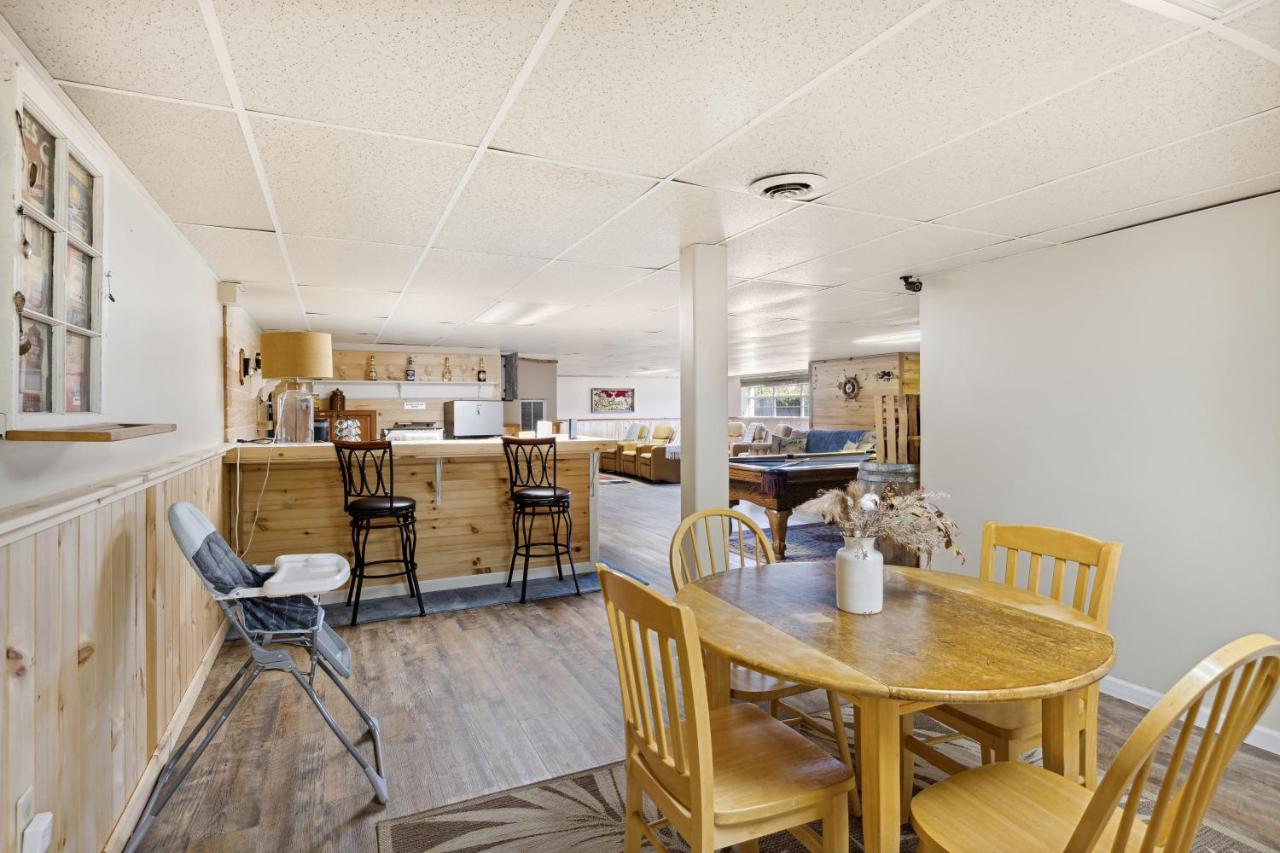 Modern Rustic Countryside Downstairs Hébergement de vacances