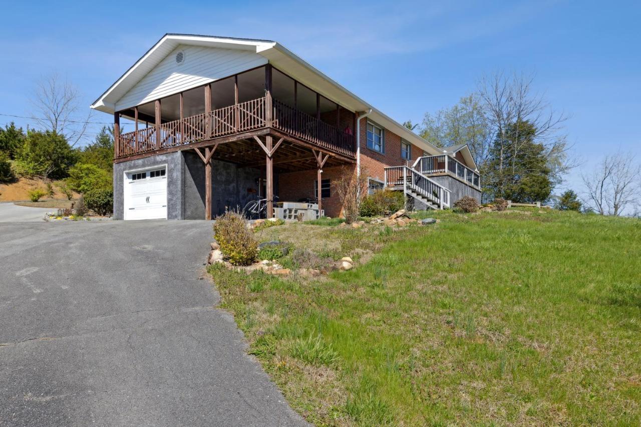 Modern Rustic Countryside Downstairs Hébergement de vacances Sevierville